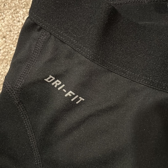 Nike Pro Cropped Leggings - Picture 4 of 5
